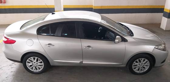RENAULT FLUENCE 2.0 DYNAMIQUE 16V FLEX 4P AUTOMÁTICO